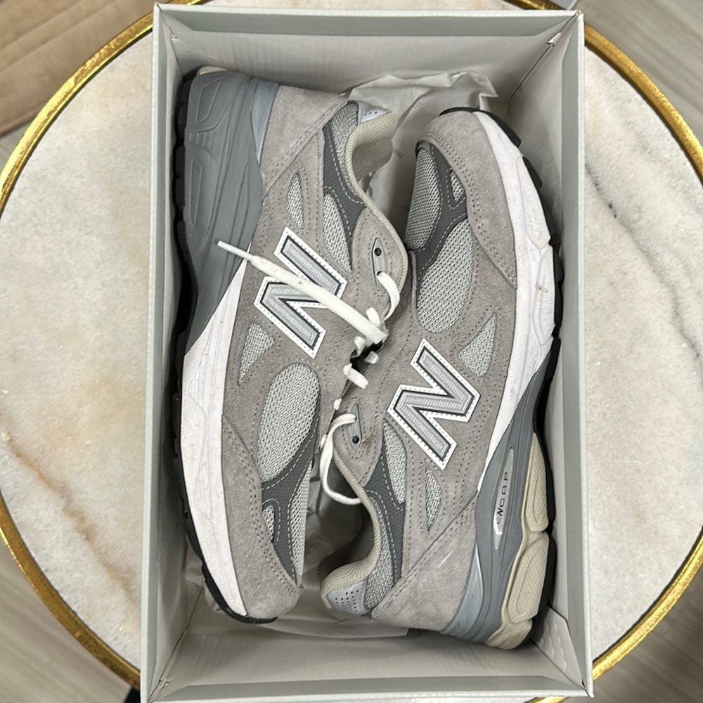 New Balance 990